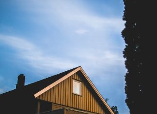 Acoperişuri Retractabile: Flexibilitate şi Confort – Sisteme de acoperişuri retractabile pentru spaţii multifuncţionale